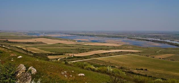 Bratul Sf Gheorghe vazut de pe dealurile