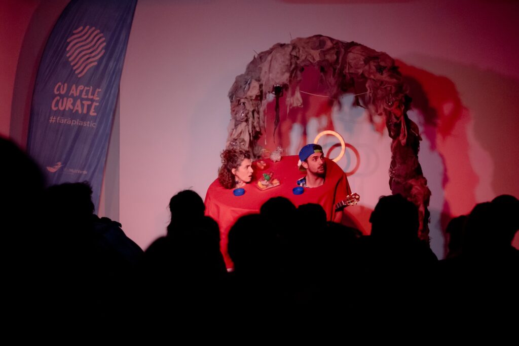 saptamana apelor teatru